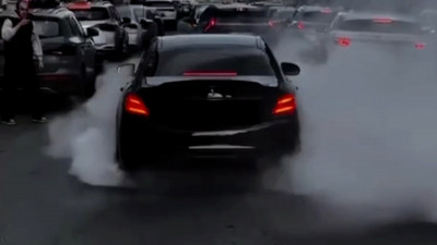 Опасное вождение и ДТП: в Петербурге задержали блогера-лихача на Mercedes