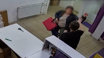 Женская драка в пункте выдаче закончились разрывом связок и расцарапанным лицом