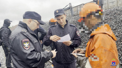 Транспортная полиция Петербурга проверила места возможного скопления нелегальных мигрантов