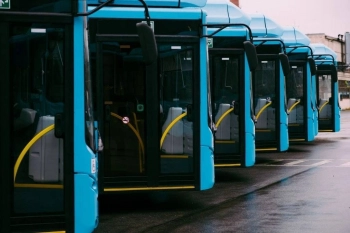 Дачный сезон открыт: общественный транспорт Петербурга перешёл на летний режим