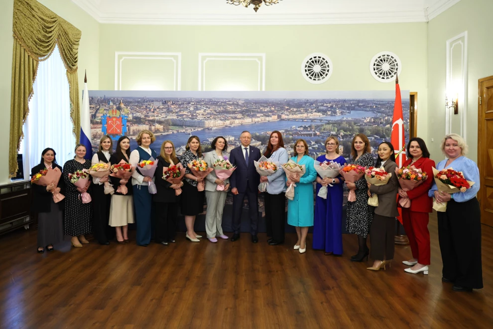 Александр Беглов: Социальные кураторы – основа системы поддержки семей участников СВО в Петербурге - tvspb.ru