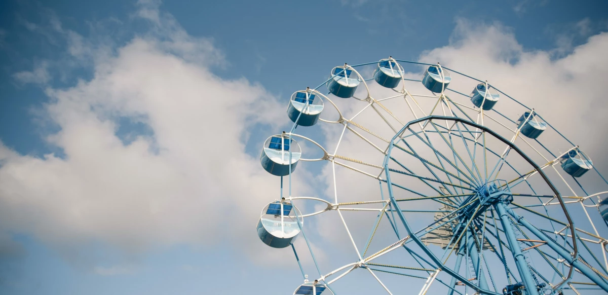 Безопасность под вопросом: прокуратура приостановила работу аттракциона в Невском районе - tvspb.ru