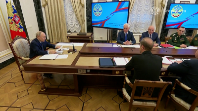 Владимир Путин: Нужно сформировать долгосрочную программу по всему комплексу систем вооружения