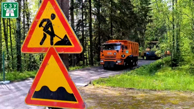 Дорожники устранили дефекты асфальта на Ридингерской улице поселка Репино