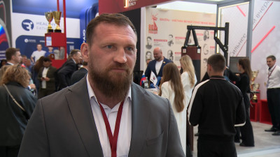 «Русские не сдаются»: боксер Дмитрий Кудряшов поделился впечатлениями от участия в ПМЭФ-2025