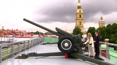 Выстрел пушки Нарышкина бастиона прозвучал в честь петербургских выпускников