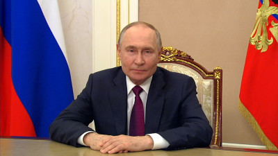 Владимир Путин поздравил выпускников школ