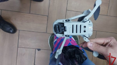 Мужчин, пытавшихся скрыться с упавшим дроном, задержали на проспекте Славы