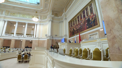 В Законодательном собрании рассмотрели поправки в Социальный кодекс Петербурга, предложенные Александром Бегловым