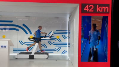 На ПМЭФ-2025 проходит благотворительный забег