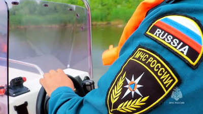 Более 700 инспекторов МЧС патрулируют водоемы в праздники и выходные по всей России