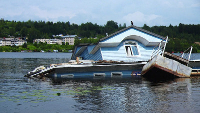 В Эрарте открылась фотовыставка Ромы Зверя  —  «Привиделось»