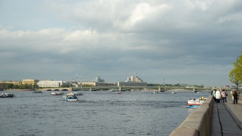 В Петербурге объявили «жёлтый» уровень опасности из-за порывистого ветра