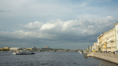 19 октября петербуржцам обещают переменную облачность и слабый ветер