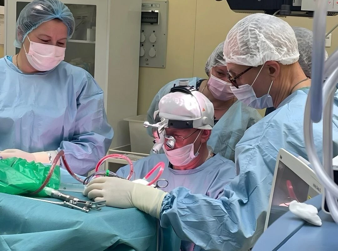 В Петербурге уникальная операция спасла жизнь подростку — успешно удалена злокачественная опухоль мозга - tvspb.ru