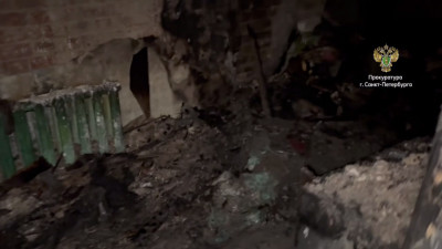 Мужчина, по вине которого в сгоревшей коммуналке в центре Петербурга погибли пять человек, получил 2,5 года колонии