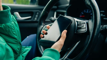 Оплатить парковку без сбоев: приложение Петербурга попало в белый список и обновило функционал