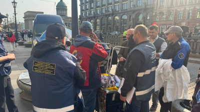 Цветы, фрукты и сувениры на 1,5 млн рублей изъяли в ходе рейда в Центральном районе