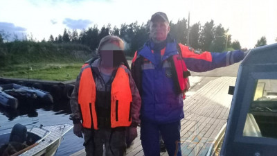 На Ладоге спасли женщину, потерявшуюся на лодке