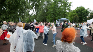 Вальс, кадриль и многое другое. В Петербурге возродили танцевальную традицию городских веранд под открытым небом в рамках проекта «Серебряный возраст»