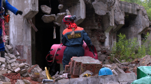 Тушение пожара, спасение утопающих, встреча с диким зверем в лесу. Под Петербургом спасатели-добровольцы оттачивали свои знания и умения