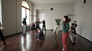 Движение — жизнь: раскрываем свой потенциал на занятиях по современному танцу в Доме Радио