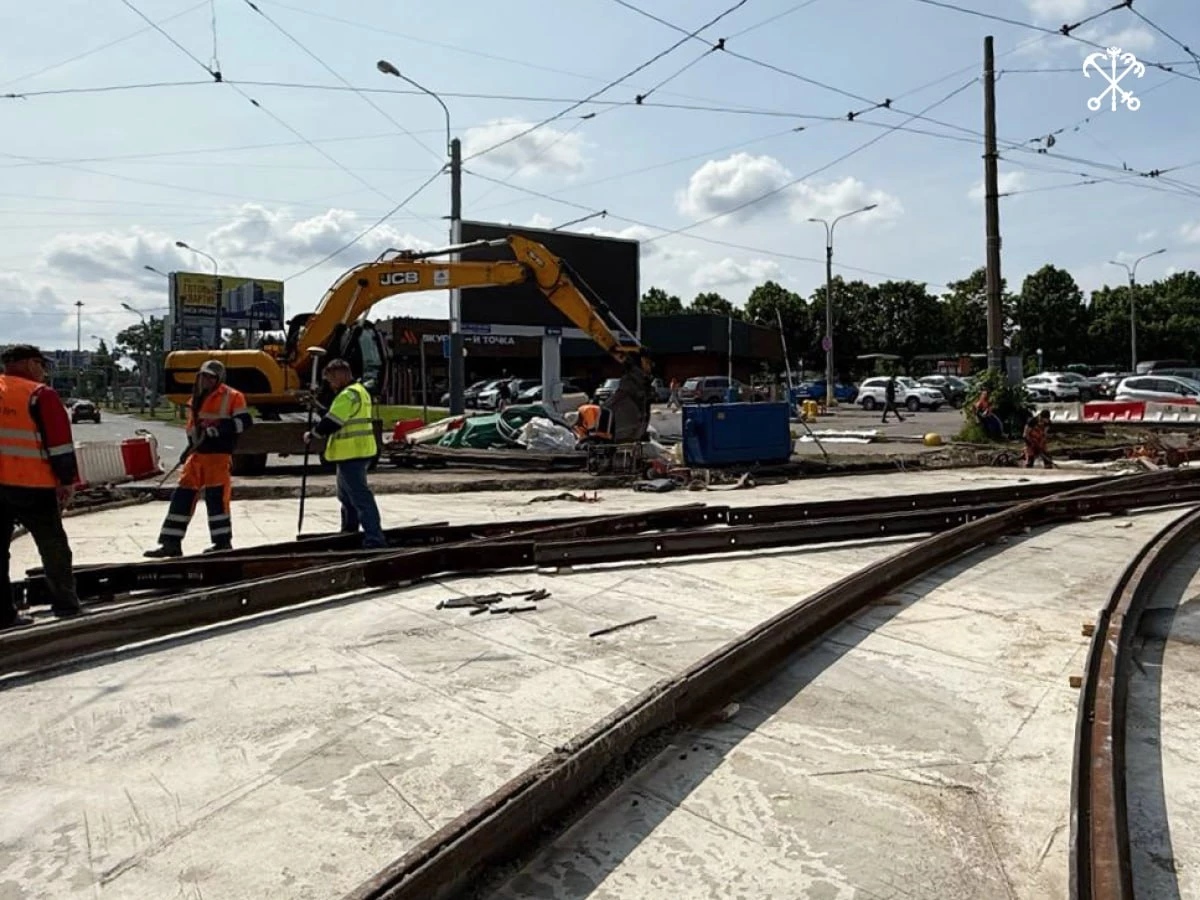 На проспекте Энгельса обновляют трамвайные пути - tvspb.ru