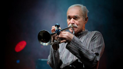 Умер трубач группы «АукцЫон» Юрий Парфёнов