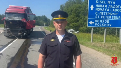 Два человека погибли в ДТП с грузовиком в Ленобласти