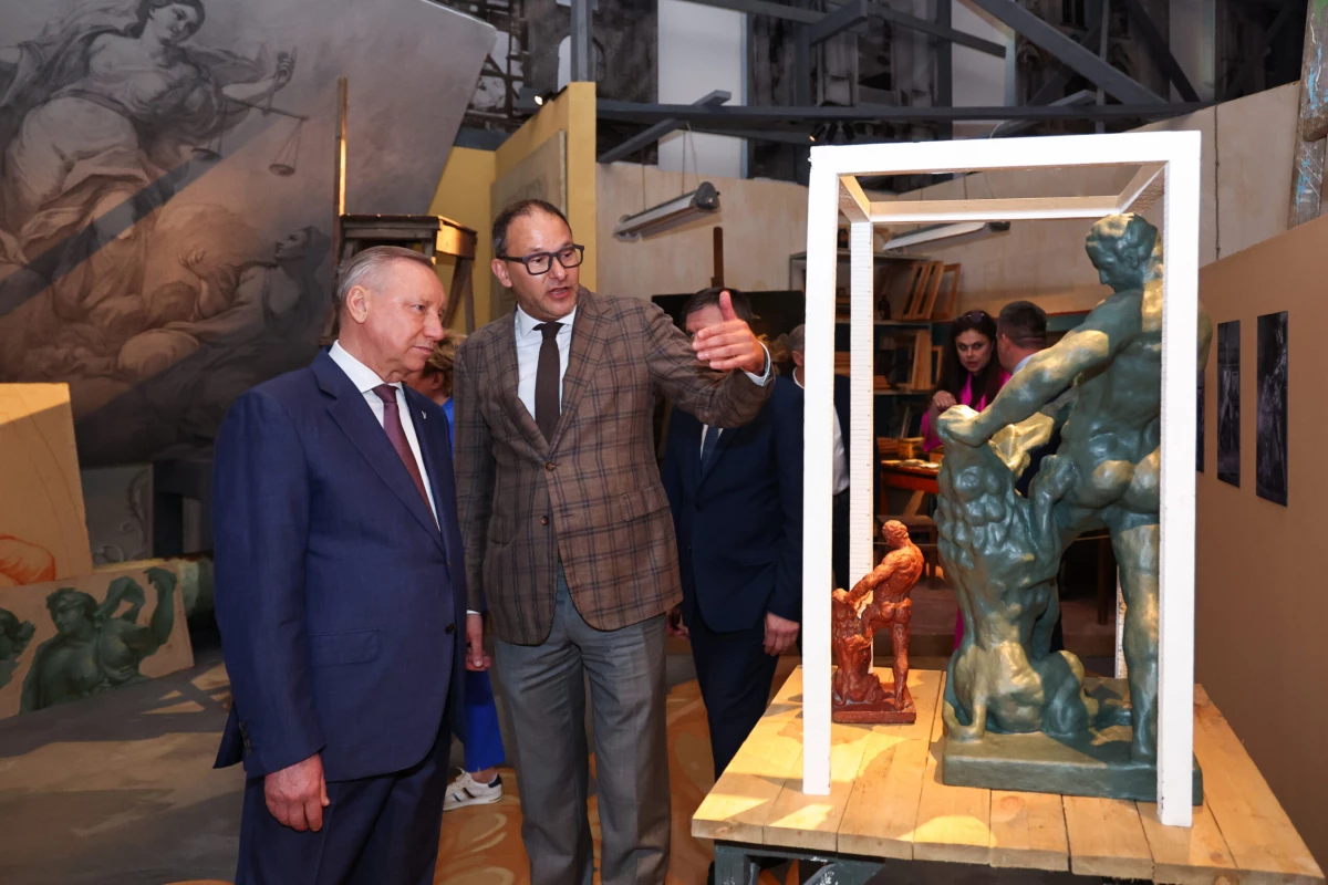 Александр Беглов: Выставку «Подвиг возрождения» в Петергофе о его послевоенном восстановлении должны увидеть как можно больше жителей и гостей города - tvspb.ru