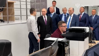 Путин посетил Санкт-Петербургский государственный морской технический университет