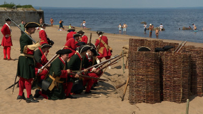 На форте «Риф» прошла историческая реконструкция отражения высадки шведского десанта