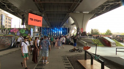 Фестиваль под мостом Бетанкура собрал лучших скейтбордистов