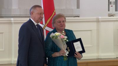 Александр Беглов вручил награды лучшим работникам строительного комплекса Петербурга