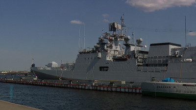 Индийский фрегат Tamal прибыл в Петербург ко Дню ВМФ