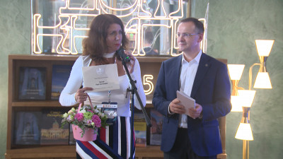 Петербургским литераторам вручили новые удостоверения Союза писателей