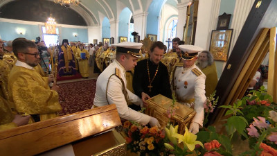 В Андреевский собор доставили десницу апостола Андрея Первозванного