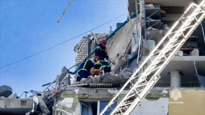 Число жертв взрыва газа в доме в Саратове возросло до шести