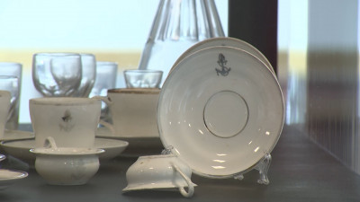 Фарфоровый сервиз, пролежавший на дне Финского залива сотню лет, представили петербуржцам