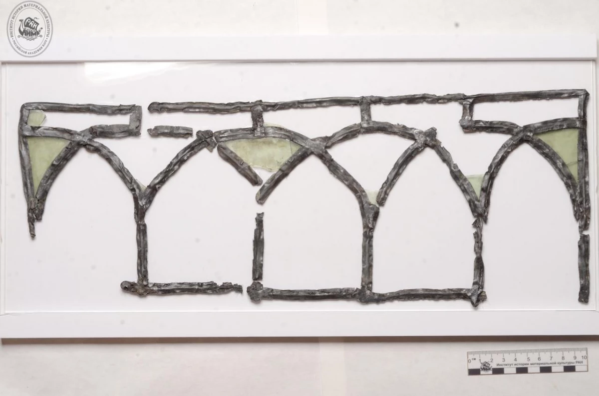 Уникальный витраж из древнего Ниена восстановлен петербургскими реставраторами - tvspb.ru