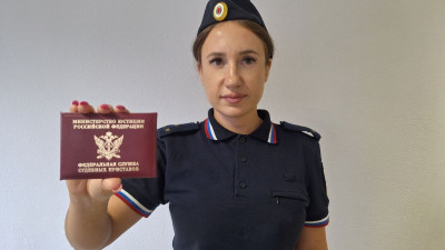 Приставы взыскали почти 800 тысяч рублей в пользу пожилой петербурженки