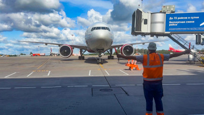 В аэропорту Пулково на несколько часов отложили более трех десятков рейсов