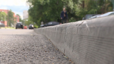 В Петербурге по поручению Александра Беглова отремонтировали дорожное покрытие на улице Хлопина