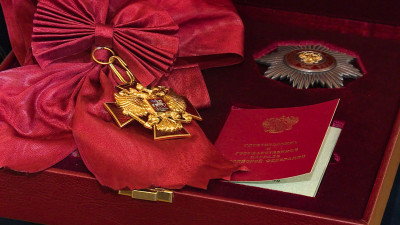 Александр Беглов вручил Алисе Фрейндлих орден «За заслуги перед Отечеством» I степени