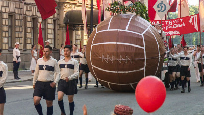 На Миллионной улице воссоздали Парад физкультурников 1932 года для съемок фильма Алексея Учителя