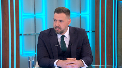 Смотрите прямую линию с вице-губернатором Санкт-Петербурга Алексеем Корабельниковым