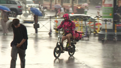 В Калининском районе проверили аккуратность движения и дресс-код курьеров
