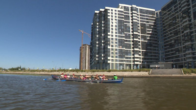 В Петербурге прошла гребная регата «Огни Залива»