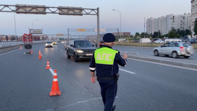 Александр Беглов поздравил сотрудников ГИБДД с профессиональным праздником