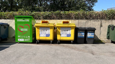 Свыше тысячи контейнеров для сбора старой одежды планируют установить в Петербурге